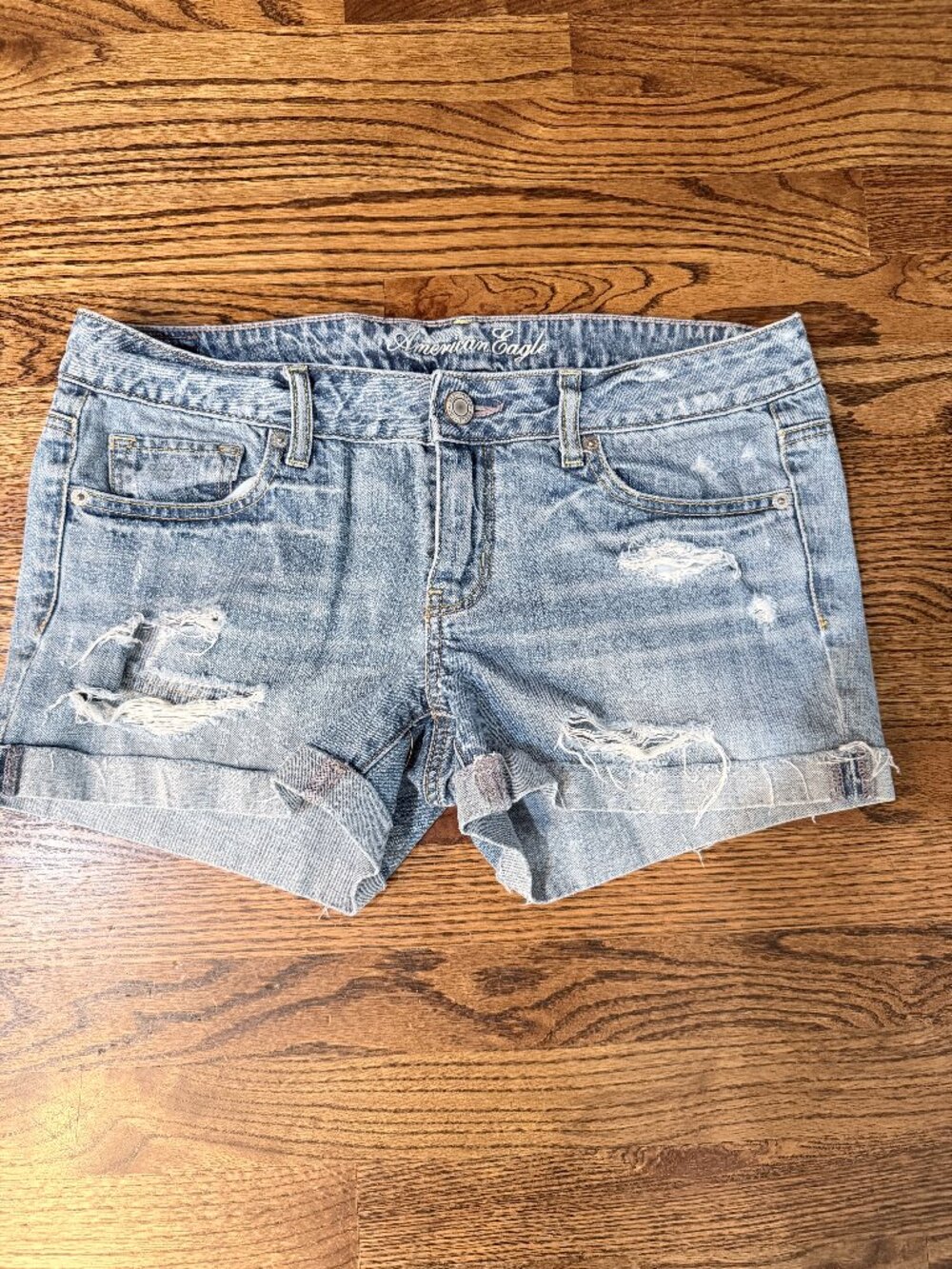 American Eagle Women’s Size 10 Distressed Ripped Denim Shorts Cuffed Light Wash